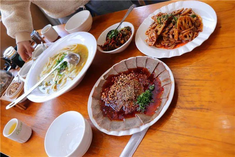 大理最新招标公告及小巷美食探秘