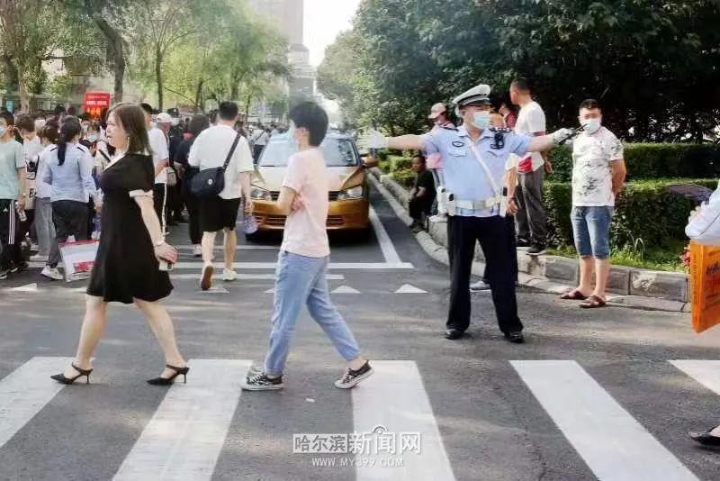 学府路考场最新路线图，自然美景的探索之旅