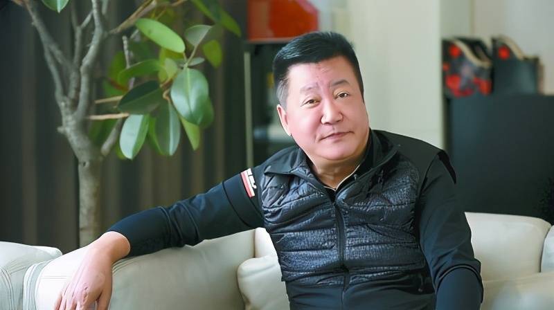 王冰演员，展现变化的力量与自信光芒