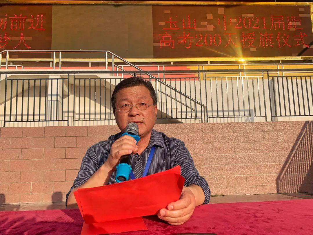 国学知识照亮成长之路，自信灯塔下的启程