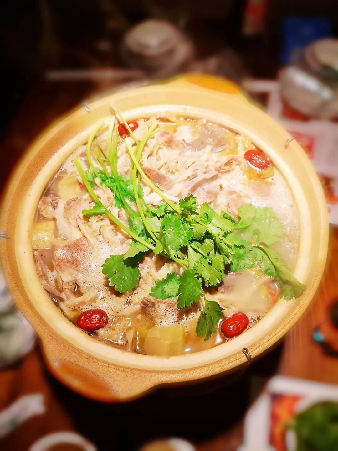 党最新提法下的独特小巷风情与美食秘境探索