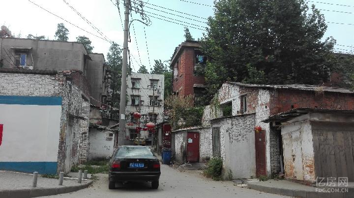 含山最新房价揭秘，小巷特色小店的探索之旅
