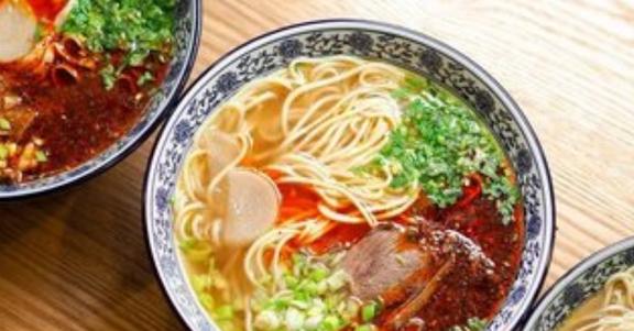 时代变迁中的面食制作革新，最新拉面机亮相！