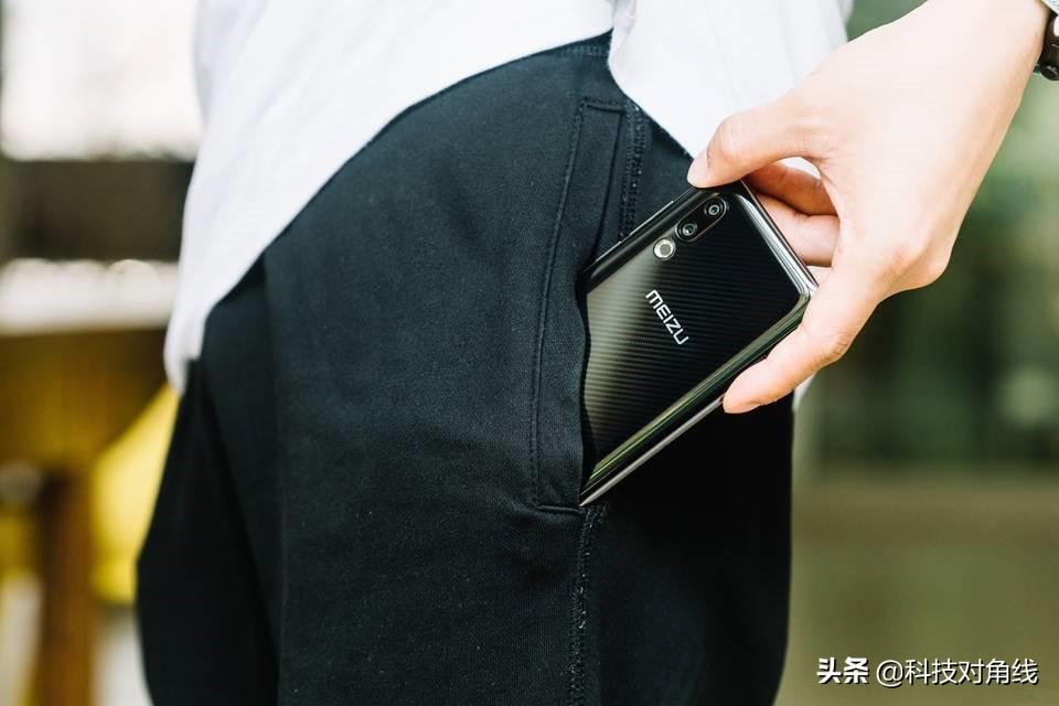 揭秘手机最新卖点，让你瞬间爱上新款手机！