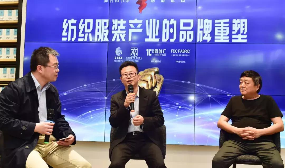 最新隐形眼镜科技，重塑视界，畅享清晰新生活