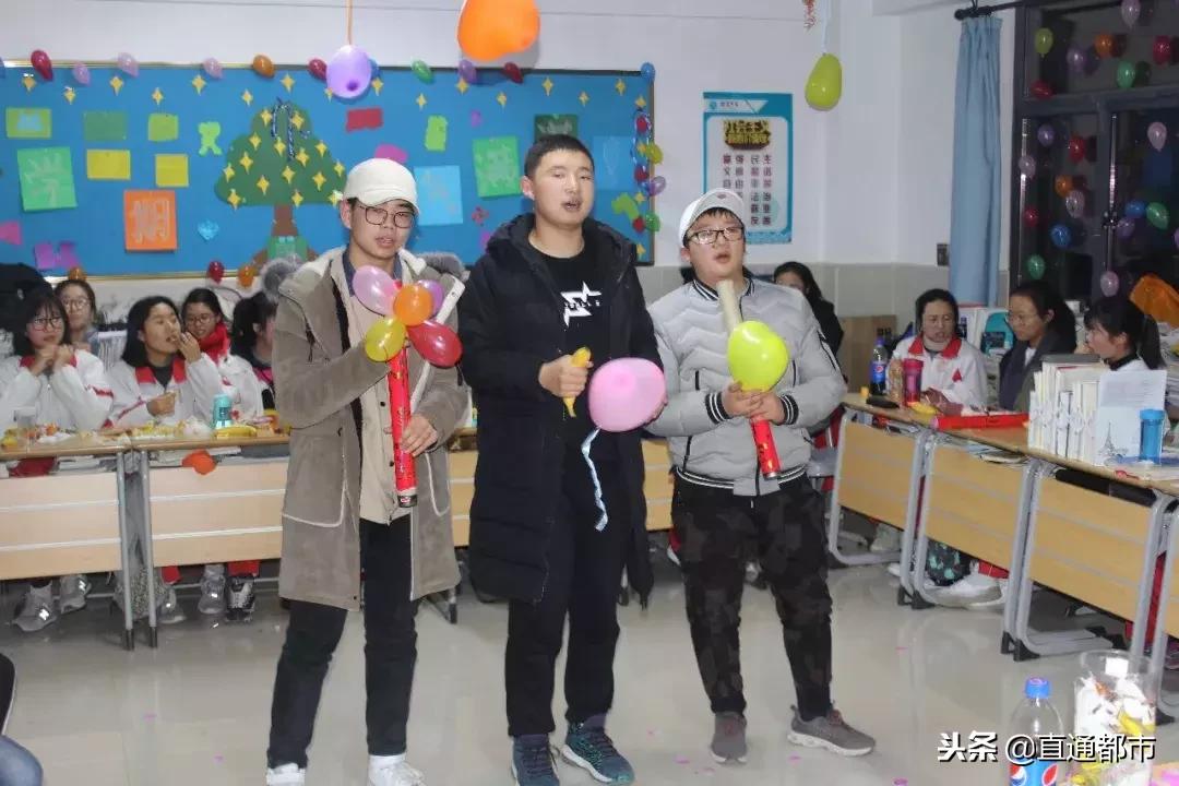 最新女司仪主持婚礼，爱的绽放与陪伴的温馨时光