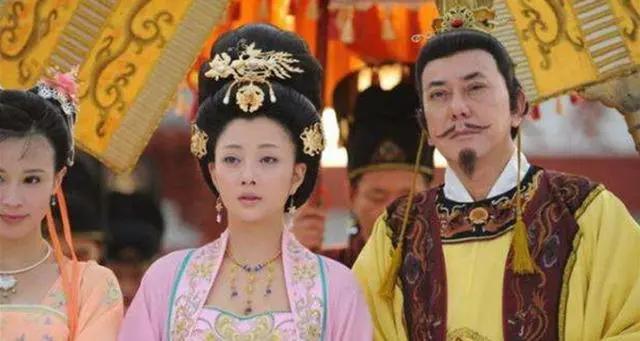 神秘小巷中的不死战神腹黑蚂蚁最新动态与特色小店揭秘